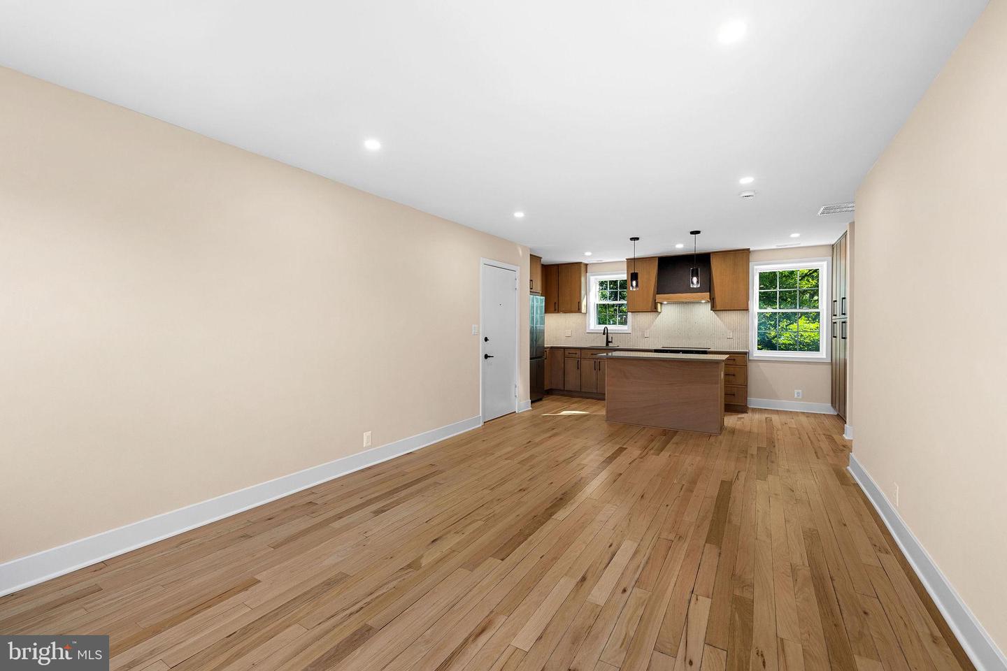 4505 36TH ST S #B2, ARLINGTON, Virginia 22206, 2 Bedrooms Bedrooms, 7 Rooms Rooms,2 BathroomsBathrooms,Residential,For sale,4505 36TH ST S #B2,VAAR2059028 MLS # VAAR2059028