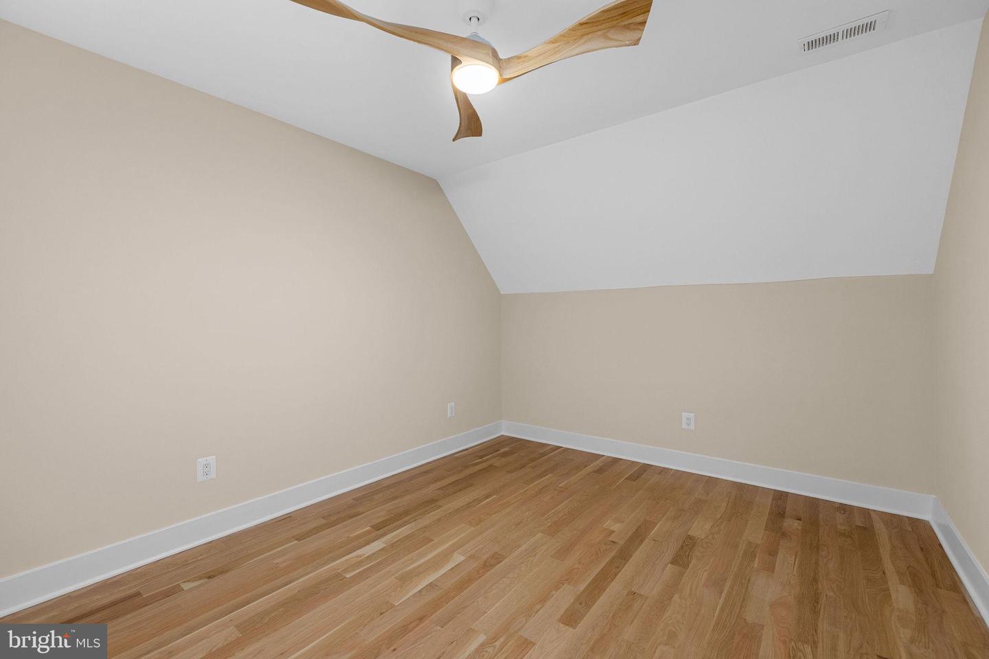 4505 36TH ST S #B2, ARLINGTON, Virginia 22206, 2 Bedrooms Bedrooms, 7 Rooms Rooms,2 BathroomsBathrooms,Residential,For sale,4505 36TH ST S #B2,VAAR2059028 MLS # VAAR2059028