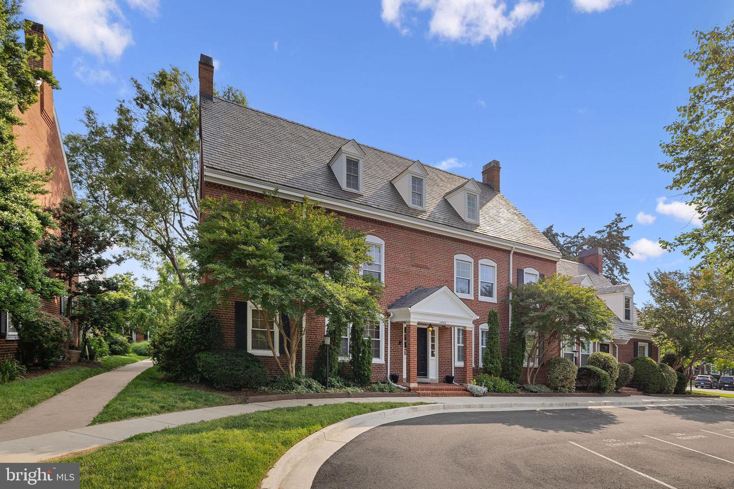 4505 36TH ST S #B2, ARLINGTON, Virginia 22206, 2 Bedrooms Bedrooms, 7 Rooms Rooms,2 BathroomsBathrooms,Residential,For sale,4505 36TH ST S #B2,VAAR2059028 MLS # VAAR2059028