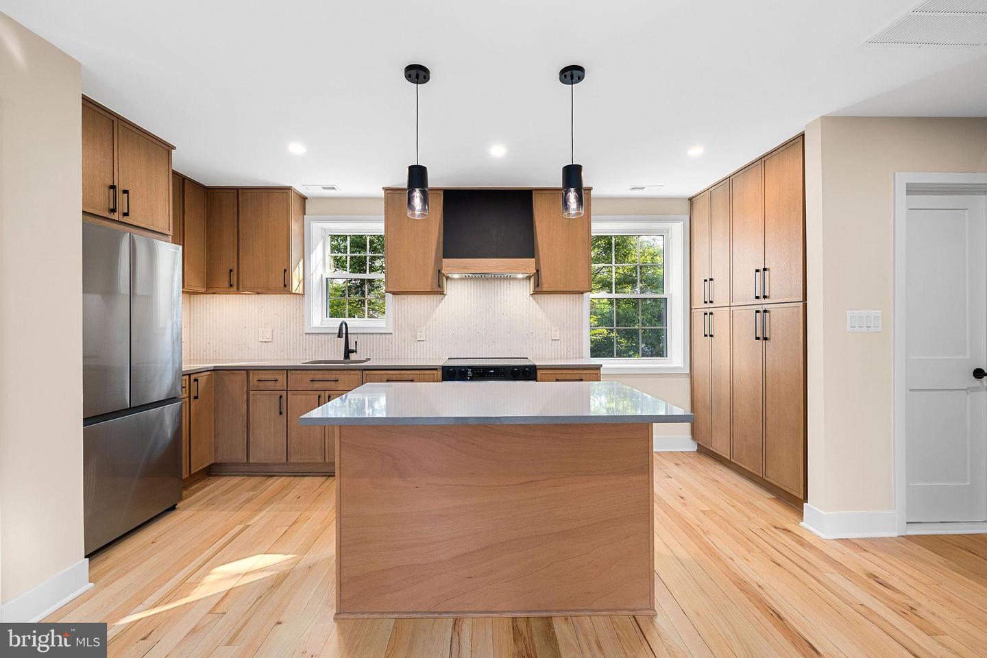 4505 36TH ST S #B2, ARLINGTON, Virginia 22206, 2 Bedrooms Bedrooms, 7 Rooms Rooms,2 BathroomsBathrooms,Residential,For sale,4505 36TH ST S #B2,VAAR2059028 MLS # VAAR2059028