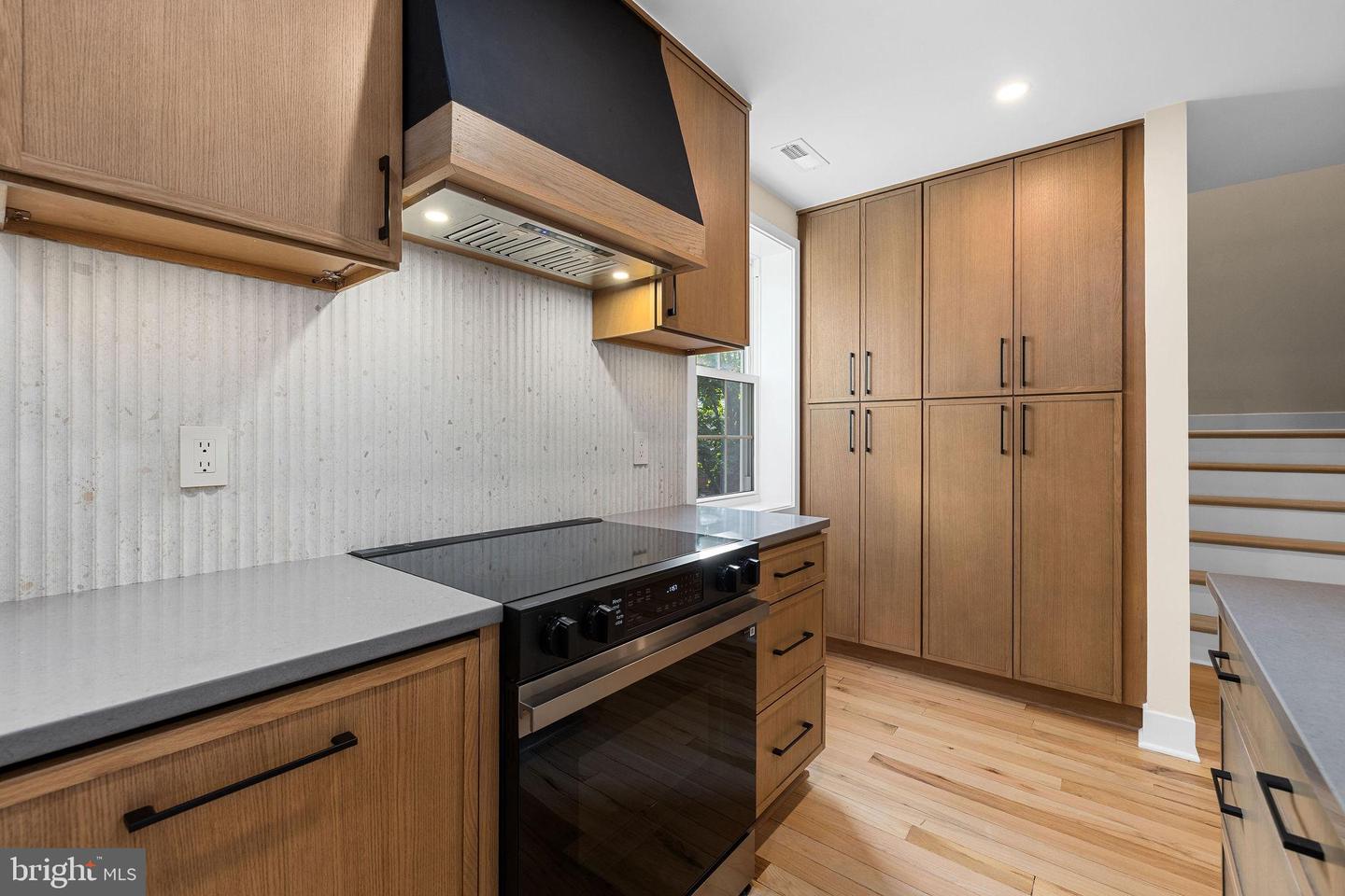 4505 36TH ST S #B2, ARLINGTON, Virginia 22206, 2 Bedrooms Bedrooms, 7 Rooms Rooms,2 BathroomsBathrooms,Residential,For sale,4505 36TH ST S #B2,VAAR2059028 MLS # VAAR2059028