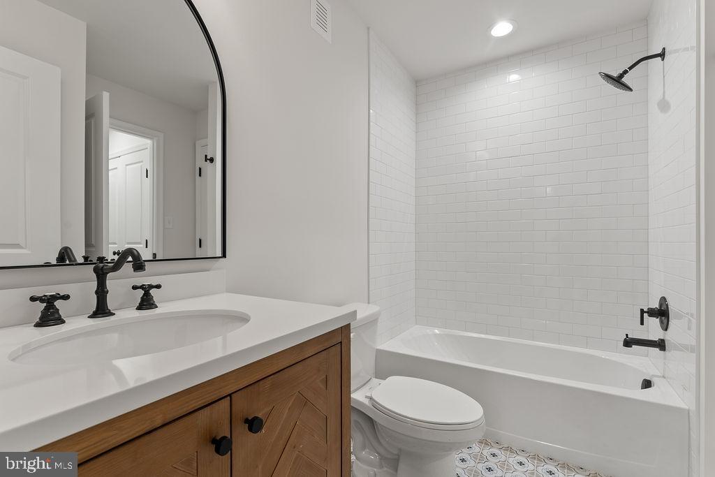 5831 STUBBS BRIDGE RD, MINERAL, Virginia 23117, 6 Bedrooms Bedrooms, ,3 BathroomsBathrooms,Residential,For sale,5831 STUBBS BRIDGE RD,VASP2033872 MLS # VASP2033872