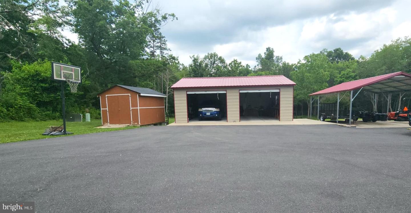 1932 HOWARDSVILLE TPKE, STUARTS DRAFT, Virginia 24477, 4 Bedrooms Bedrooms, ,3 BathroomsBathrooms,Residential,For sale,1932 HOWARDSVILLE TPKE,VAAG2000612 MLS # VAAG2000612