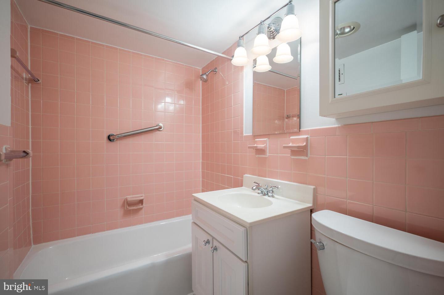 2500 N VAN DORN ST #628, ALEXANDRIA, Virginia 22302, 3 Bedrooms Bedrooms, ,2 BathroomsBathrooms,Residential,For sale,2500 N VAN DORN ST #628,VAAX2046428 MLS # VAAX2046428