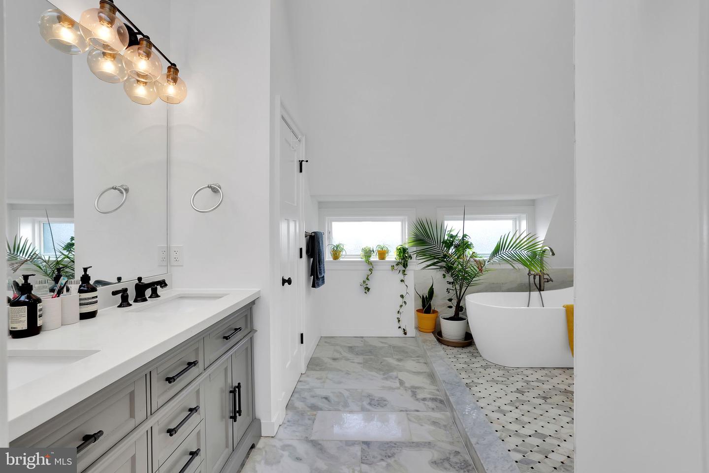 1823 KALORAMA RD NW, WASHINGTON, District Of Columbia 20009, 8 Bedrooms Bedrooms, ,8 BathroomsBathrooms,Residential,For sale,1823 KALORAMA RD NW,DCDC2205312 MLS # DCDC2205312