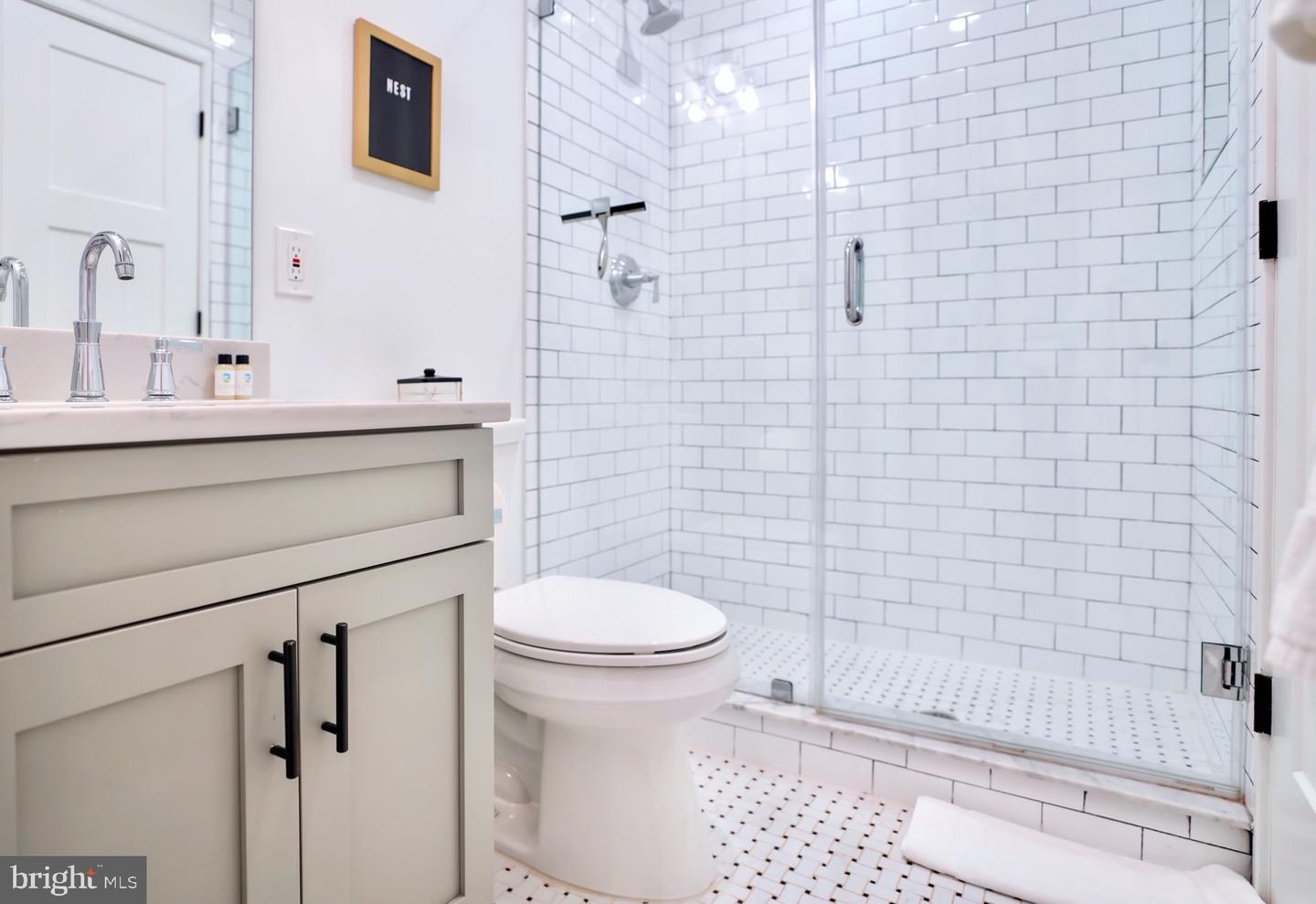 1823 KALORAMA RD NW, WASHINGTON, District Of Columbia 20009, 8 Bedrooms Bedrooms, ,8 BathroomsBathrooms,Residential,For sale,1823 KALORAMA RD NW,DCDC2205312 MLS # DCDC2205312