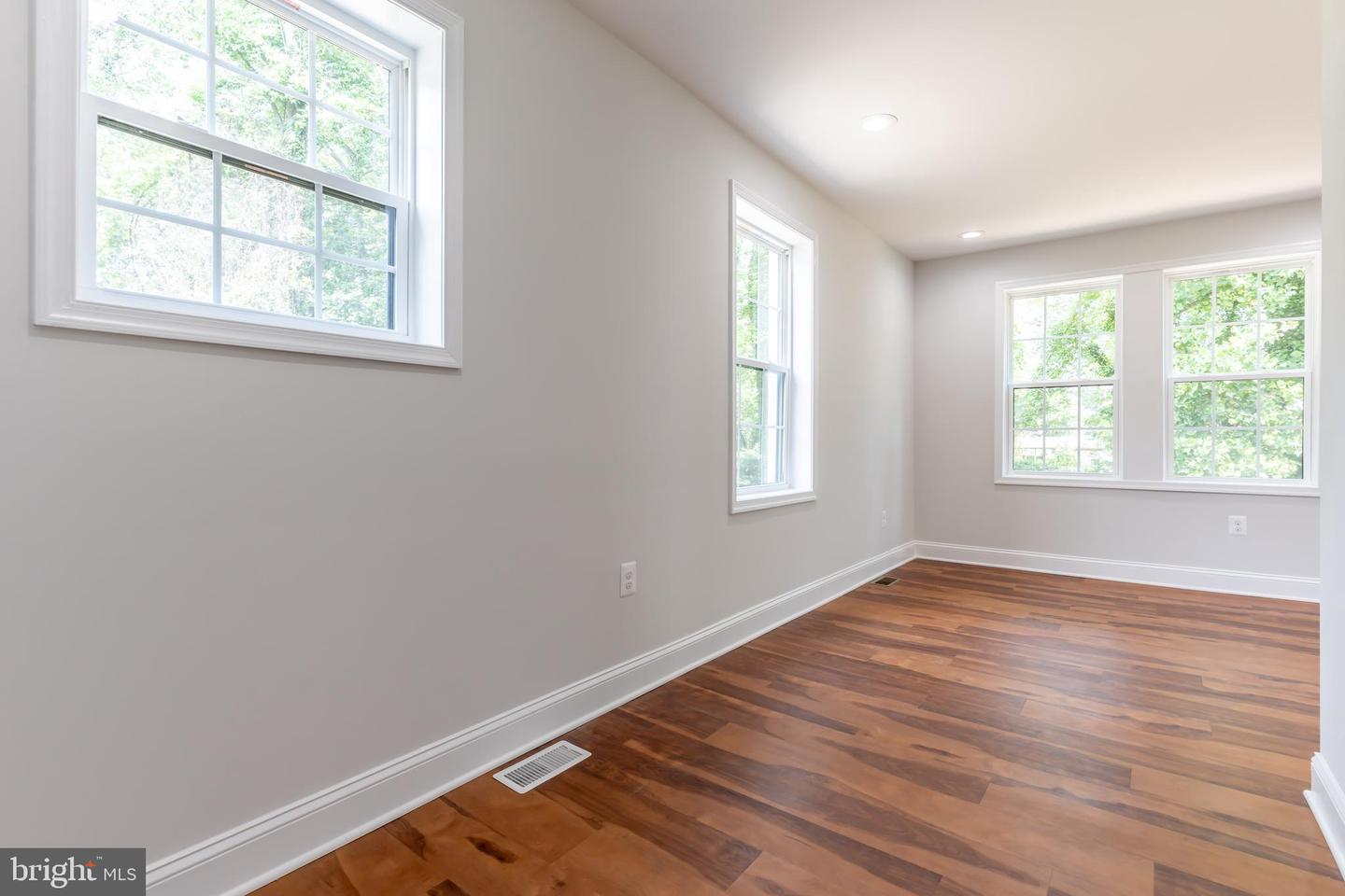 8308 FRYE RD, ALEXANDRIA, Virginia 22309, 3 Bedrooms Bedrooms, ,3 BathroomsBathrooms,Residential,For sale,8308 FRYE RD,VAFX2246962 MLS # VAFX2246962