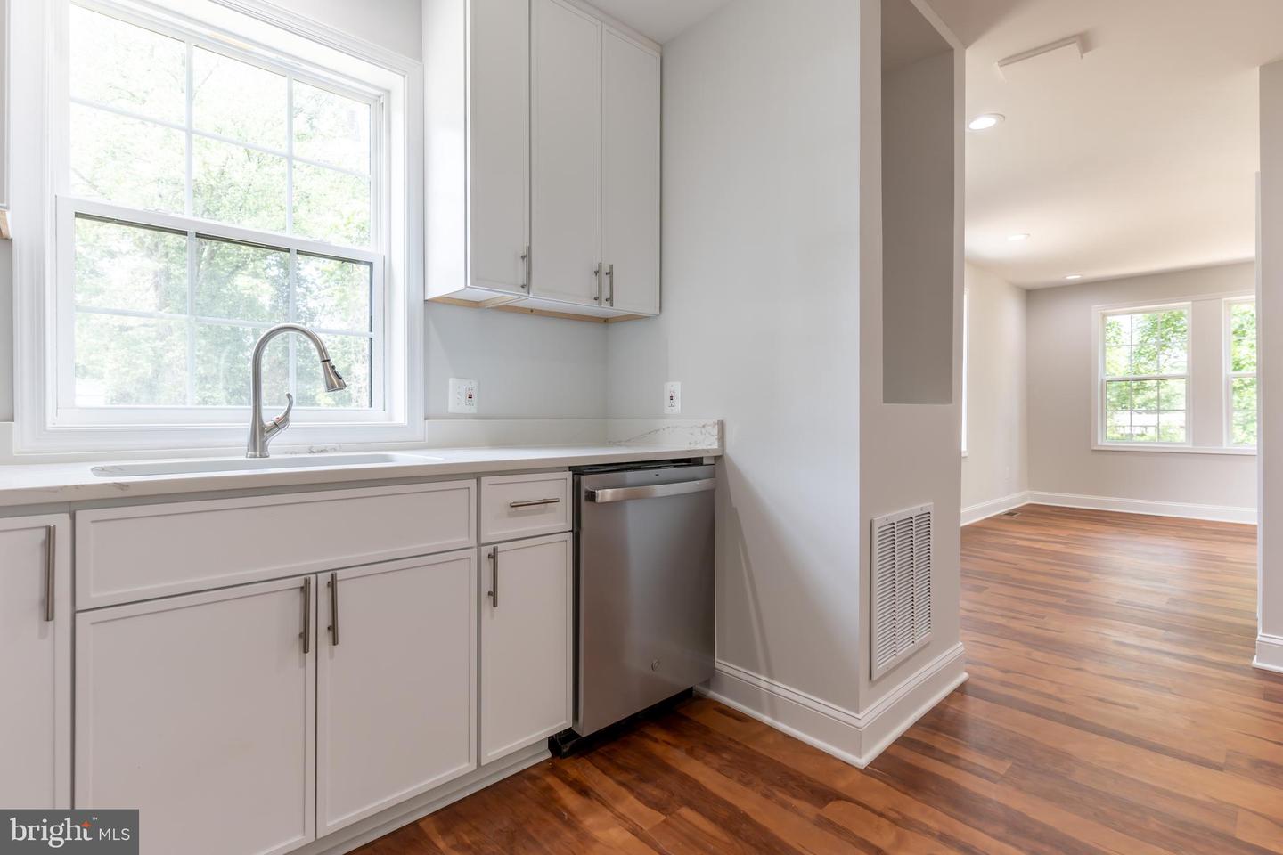8308 FRYE RD, ALEXANDRIA, Virginia 22309, 3 Bedrooms Bedrooms, ,3 BathroomsBathrooms,Residential,For sale,8308 FRYE RD,VAFX2246962 MLS # VAFX2246962
