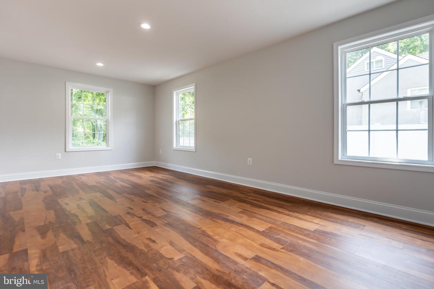 8308 FRYE RD, ALEXANDRIA, Virginia 22309, 3 Bedrooms Bedrooms, ,3 BathroomsBathrooms,Residential,For sale,8308 FRYE RD,VAFX2246962 MLS # VAFX2246962