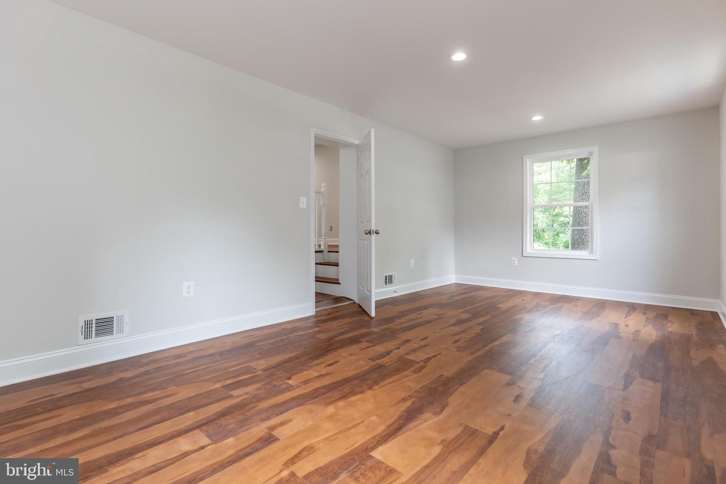 8308 FRYE RD, ALEXANDRIA, Virginia 22309, 3 Bedrooms Bedrooms, ,3 BathroomsBathrooms,Residential,For sale,8308 FRYE RD,VAFX2246962 MLS # VAFX2246962