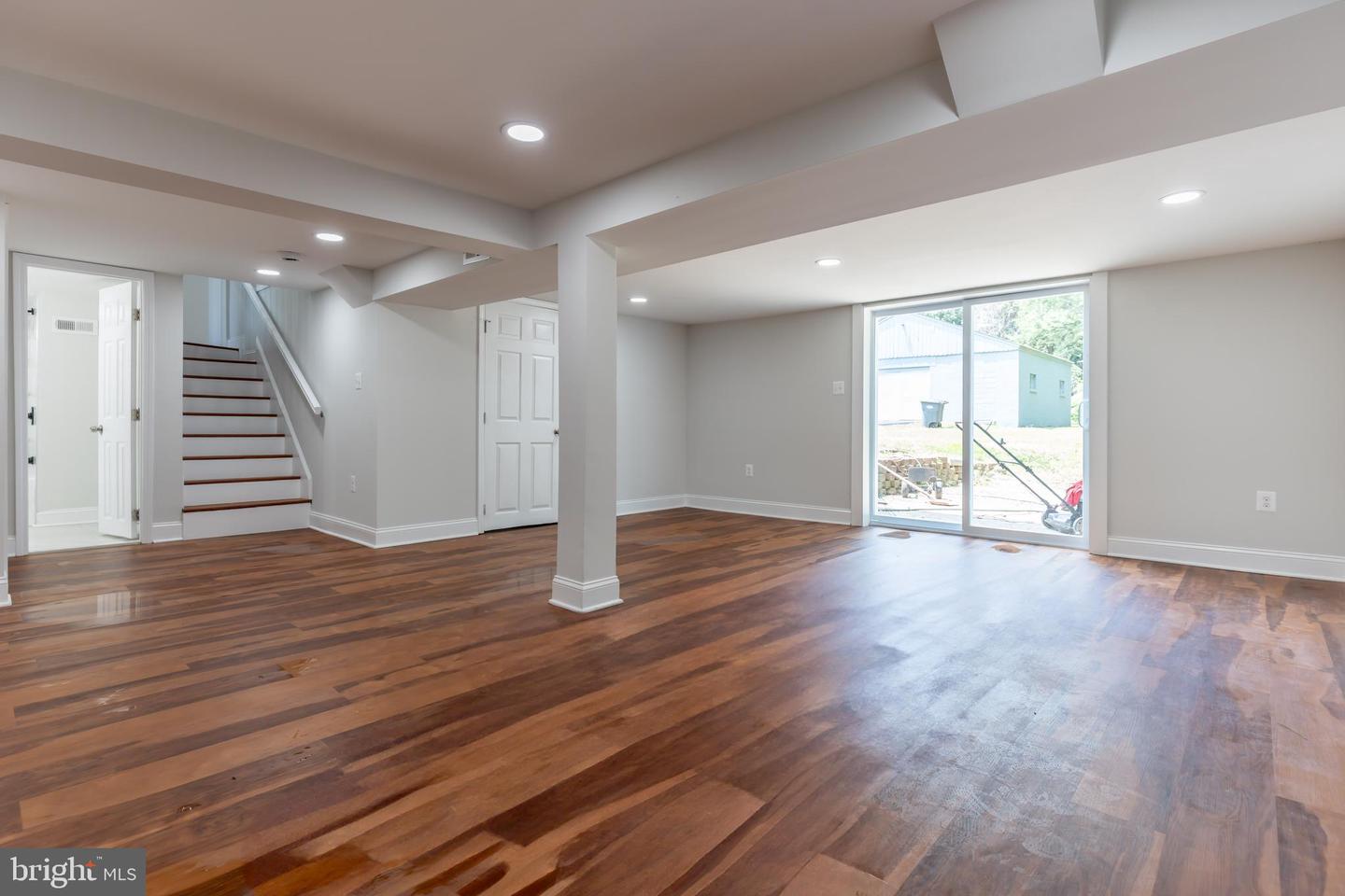 8308 FRYE RD, ALEXANDRIA, Virginia 22309, 3 Bedrooms Bedrooms, ,3 BathroomsBathrooms,Residential,For sale,8308 FRYE RD,VAFX2246962 MLS # VAFX2246962