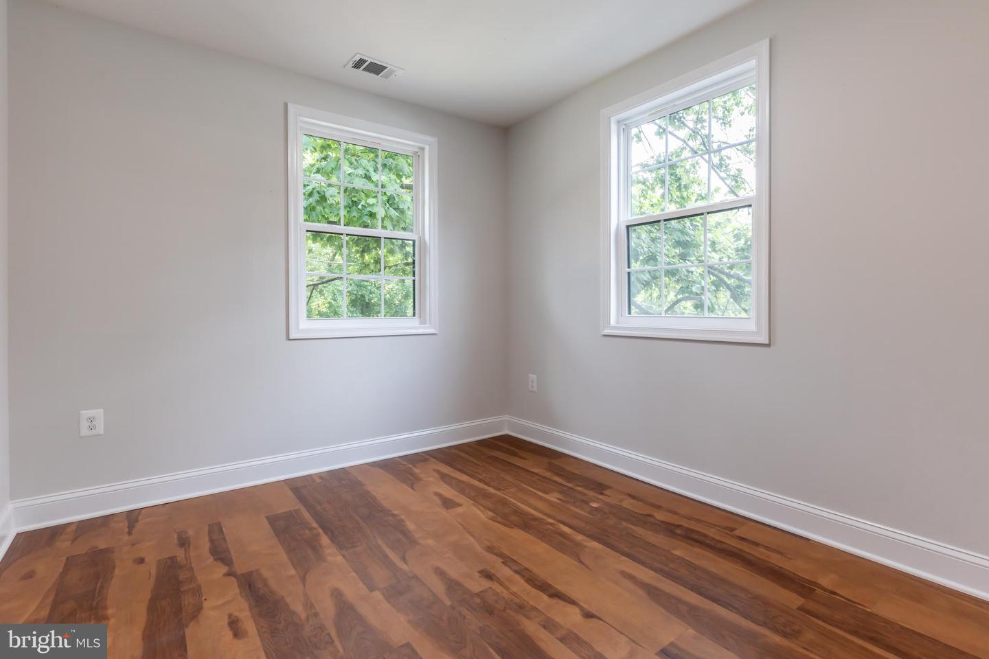 8308 FRYE RD, ALEXANDRIA, Virginia 22309, 3 Bedrooms Bedrooms, ,3 BathroomsBathrooms,Residential,For sale,8308 FRYE RD,VAFX2246962 MLS # VAFX2246962