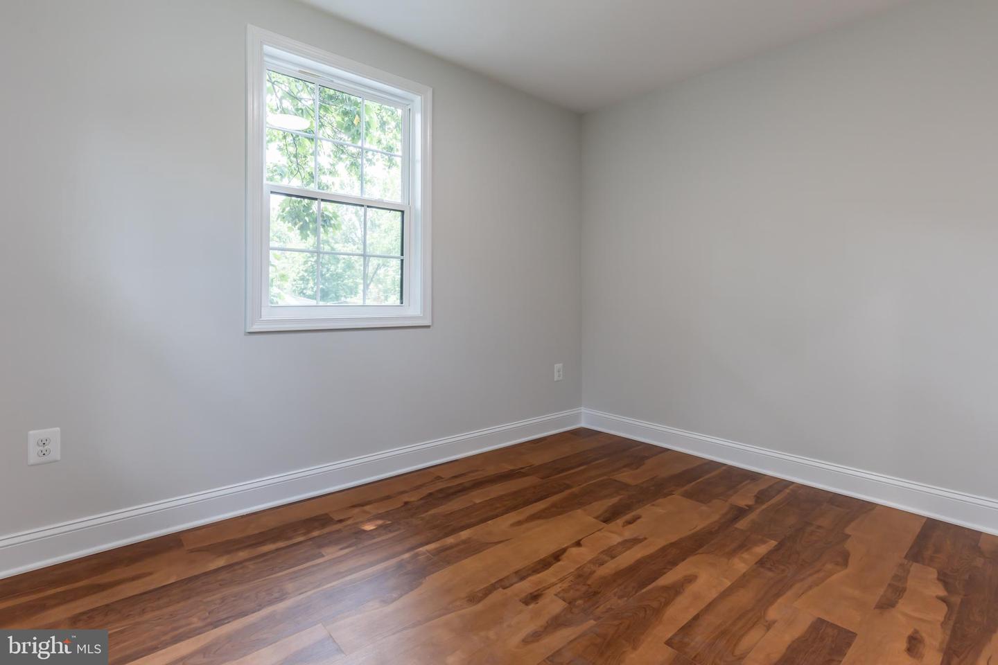 8308 FRYE RD, ALEXANDRIA, Virginia 22309, 3 Bedrooms Bedrooms, ,3 BathroomsBathrooms,Residential,For sale,8308 FRYE RD,VAFX2246962 MLS # VAFX2246962