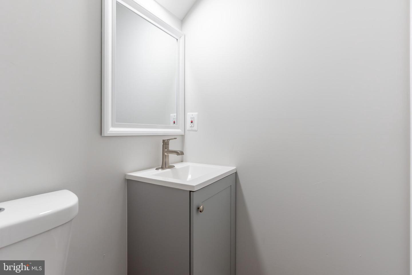 8308 FRYE RD, ALEXANDRIA, Virginia 22309, 3 Bedrooms Bedrooms, ,3 BathroomsBathrooms,Residential,For sale,8308 FRYE RD,VAFX2246962 MLS # VAFX2246962