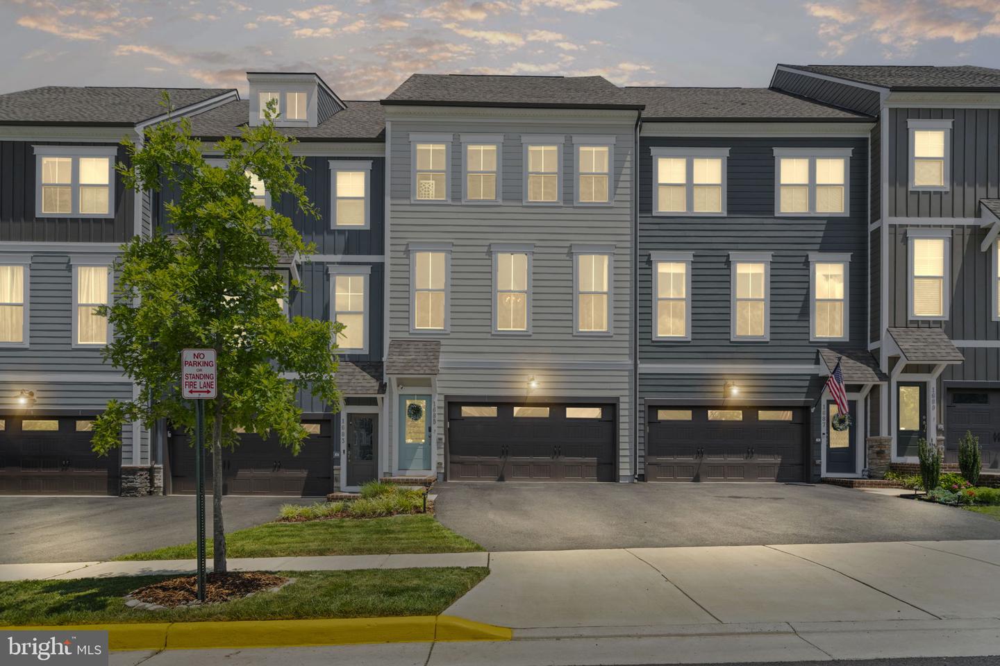 1685 ASPEN POPLAR RD, DUMFRIES, Virginia 22026, 4 Bedrooms Bedrooms, ,4 BathroomsBathrooms,Residential,For sale,1685 ASPEN POPLAR RD,VAPW2096846 MLS # VAPW2096846