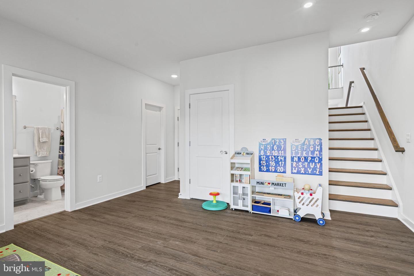 1685 ASPEN POPLAR RD, DUMFRIES, Virginia 22026, 4 Bedrooms Bedrooms, ,4 BathroomsBathrooms,Residential,For sale,1685 ASPEN POPLAR RD,VAPW2096846 MLS # VAPW2096846