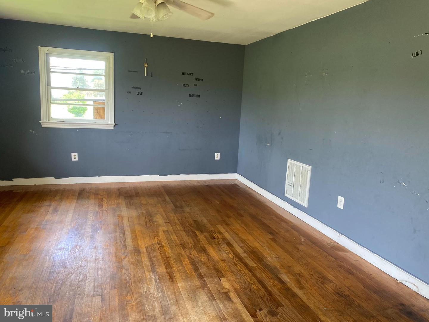 4970 RIDGE RD, SPOTSYLVANIA, Virginia 22551, 2 Bedrooms Bedrooms, ,1 BathroomBathrooms,Residential,For sale,4970 RIDGE RD,VASP2033884 MLS # VASP2033884