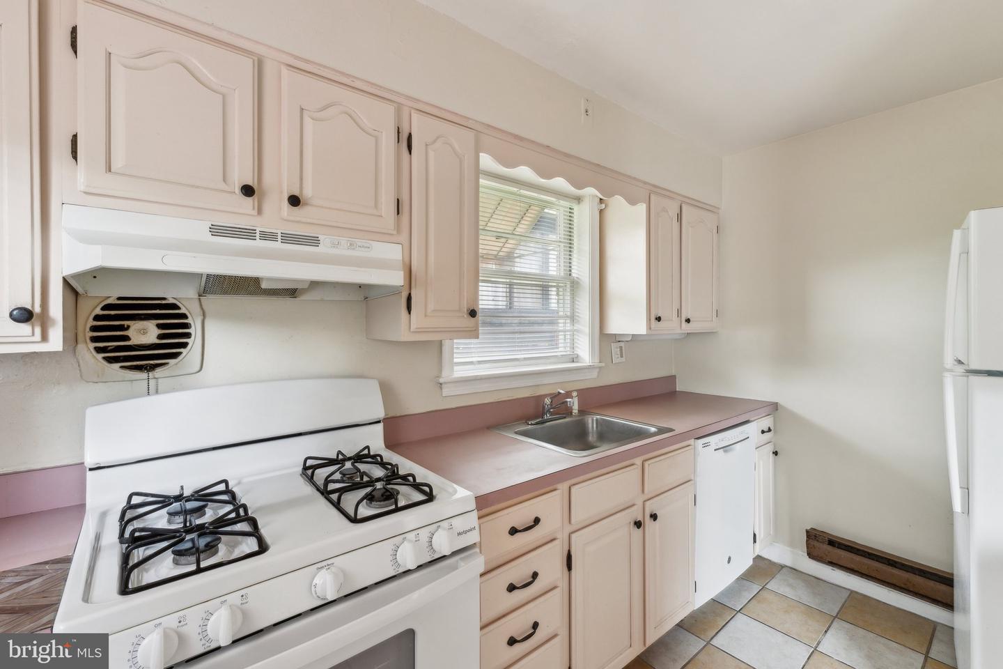 3541 HIGHWOOD DR SE, WASHINGTON, District Of Columbia 20020, 4 Bedrooms Bedrooms, ,2 BathroomsBathrooms,Residential,For sale,3541 HIGHWOOD DR SE,DCDC2205332 MLS # DCDC2205332