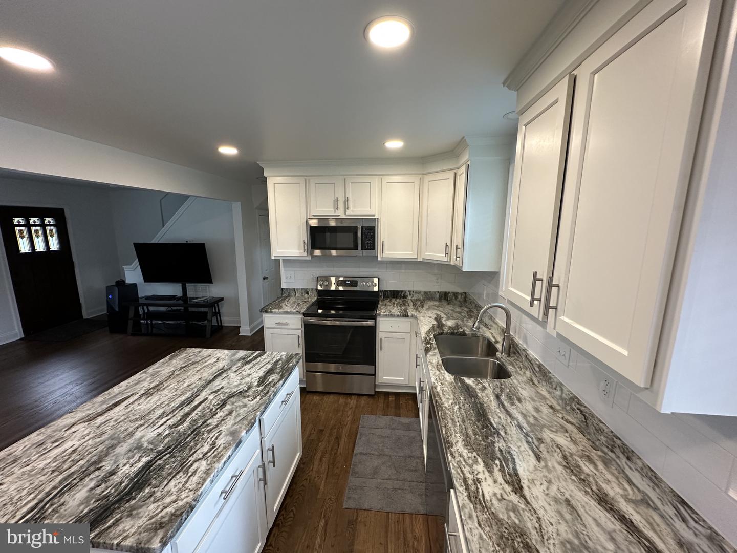 7406 PARKLINE DR, RICHMOND, Virginia 23226, 4 Bedrooms Bedrooms, ,2 BathroomsBathrooms,Residential,For sale,7406 PARKLINE DR,VAHN2000956 MLS # VAHN2000956