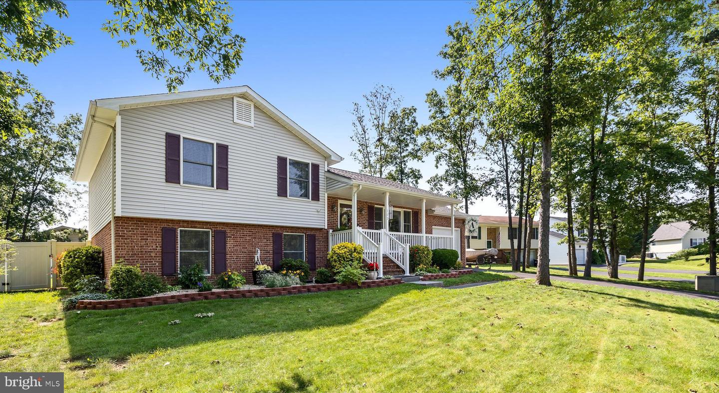 103 BELL HAVEN CIR, STEPHENS CITY, Virginia 22655, 3 Bedrooms Bedrooms, ,2 BathroomsBathrooms,Residential,For sale,103 BELL HAVEN CIR,VAFV2034820 MLS # VAFV2034820