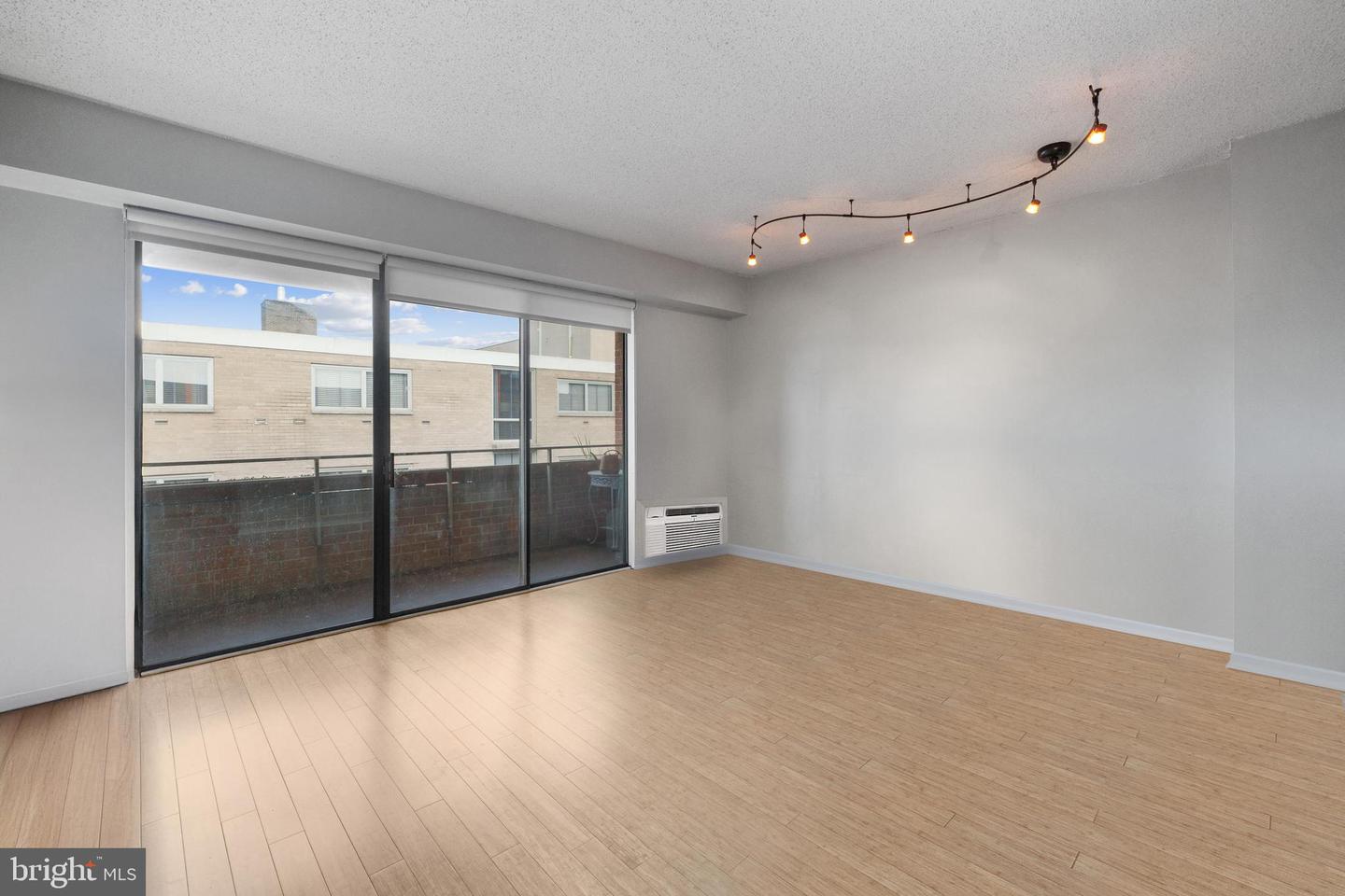 2141 P ST NW #1009, WASHINGTON, District Of Columbia 20037, 1 Bedroom Bedrooms, ,1 BathroomBathrooms,Residential,For sale,2141 P ST NW #1009,DCDC2205326 MLS # DCDC2205326