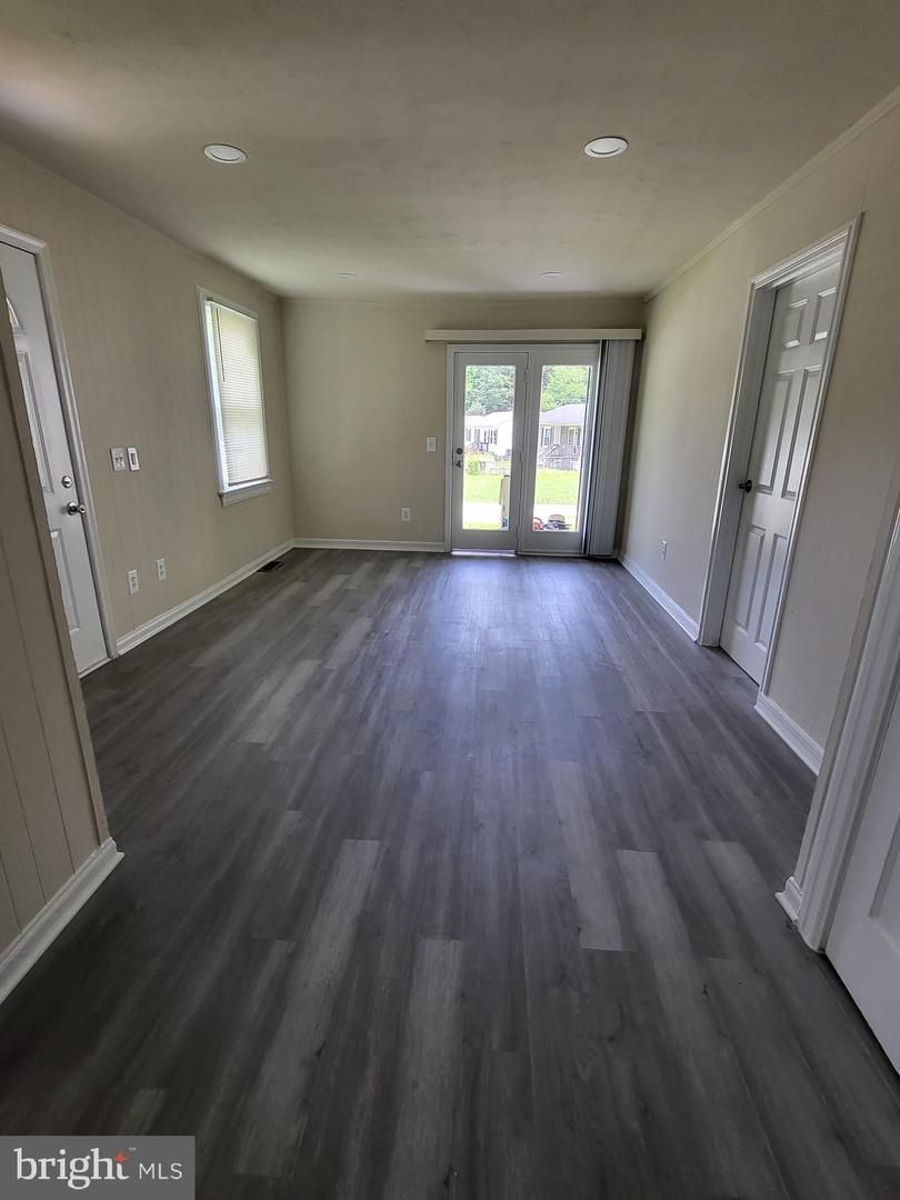 501 TUNSTALL AVE, BLACKSTONE, Virginia 23824, 3 Bedrooms Bedrooms, 5 Rooms Rooms,1 BathroomBathrooms,Residential,For sale,501 TUNSTALL AVE,VANW2000058 MLS # VANW2000058