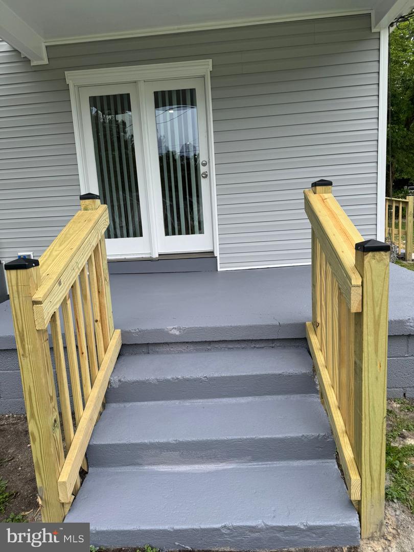 501 TUNSTALL AVE, BLACKSTONE, Virginia 23824, 3 Bedrooms Bedrooms, 5 Rooms Rooms,1 BathroomBathrooms,Residential,For sale,501 TUNSTALL AVE,VANW2000058 MLS # VANW2000058