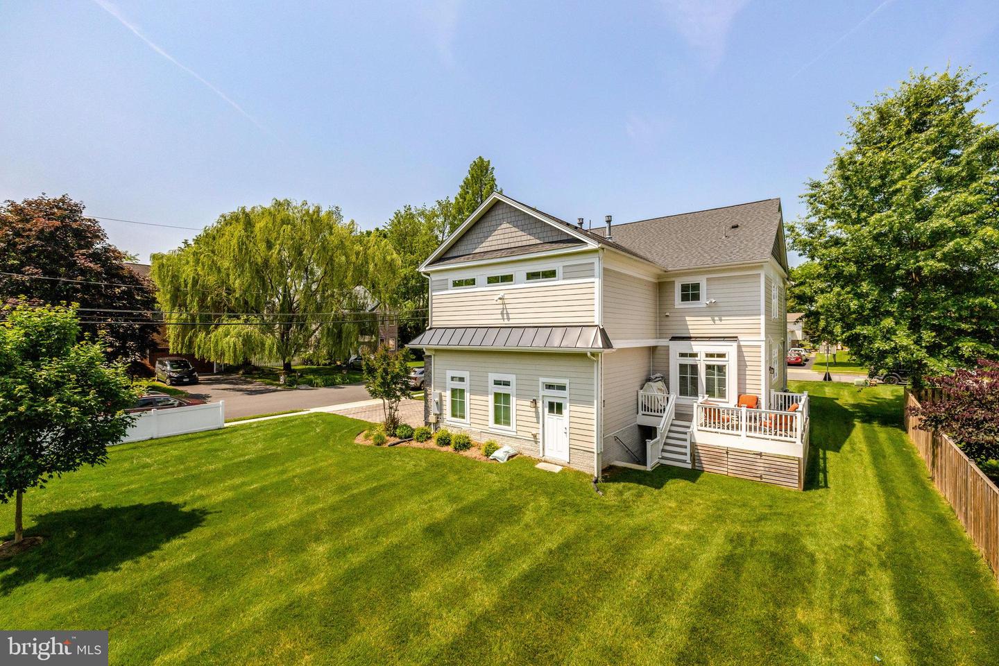 300 JADE CT NW, VIENNA, Virginia 22180, 5 Bedrooms Bedrooms, ,4 BathroomsBathrooms,Residential,For sale,300 JADE CT NW,VAFX2247198 MLS # VAFX2247198