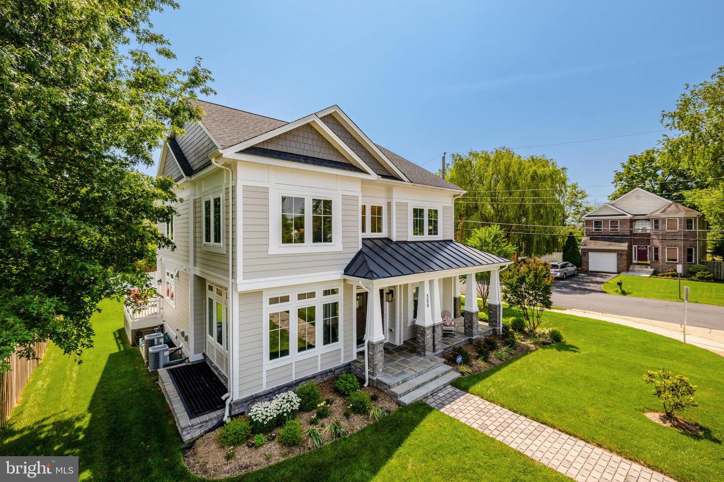300 JADE CT NW, VIENNA, Virginia 22180, 5 Bedrooms Bedrooms, ,4 BathroomsBathrooms,Residential,For sale,300 JADE CT NW,VAFX2247198 MLS # VAFX2247198