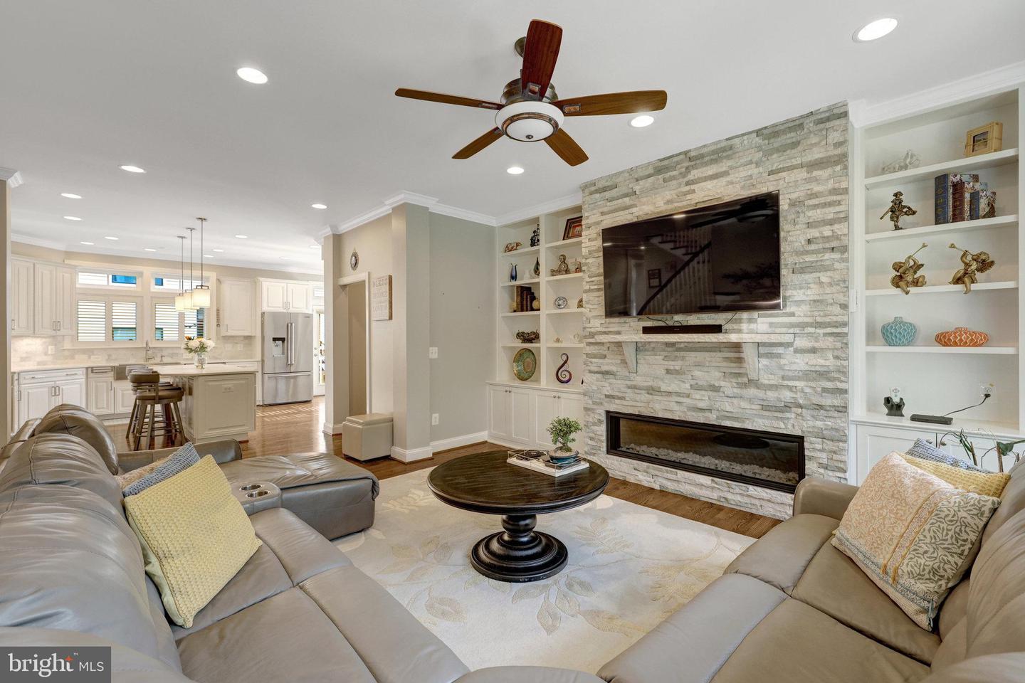 300 JADE CT NW, VIENNA, Virginia 22180, 5 Bedrooms Bedrooms, ,4 BathroomsBathrooms,Residential,For sale,300 JADE CT NW,VAFX2247198 MLS # VAFX2247198