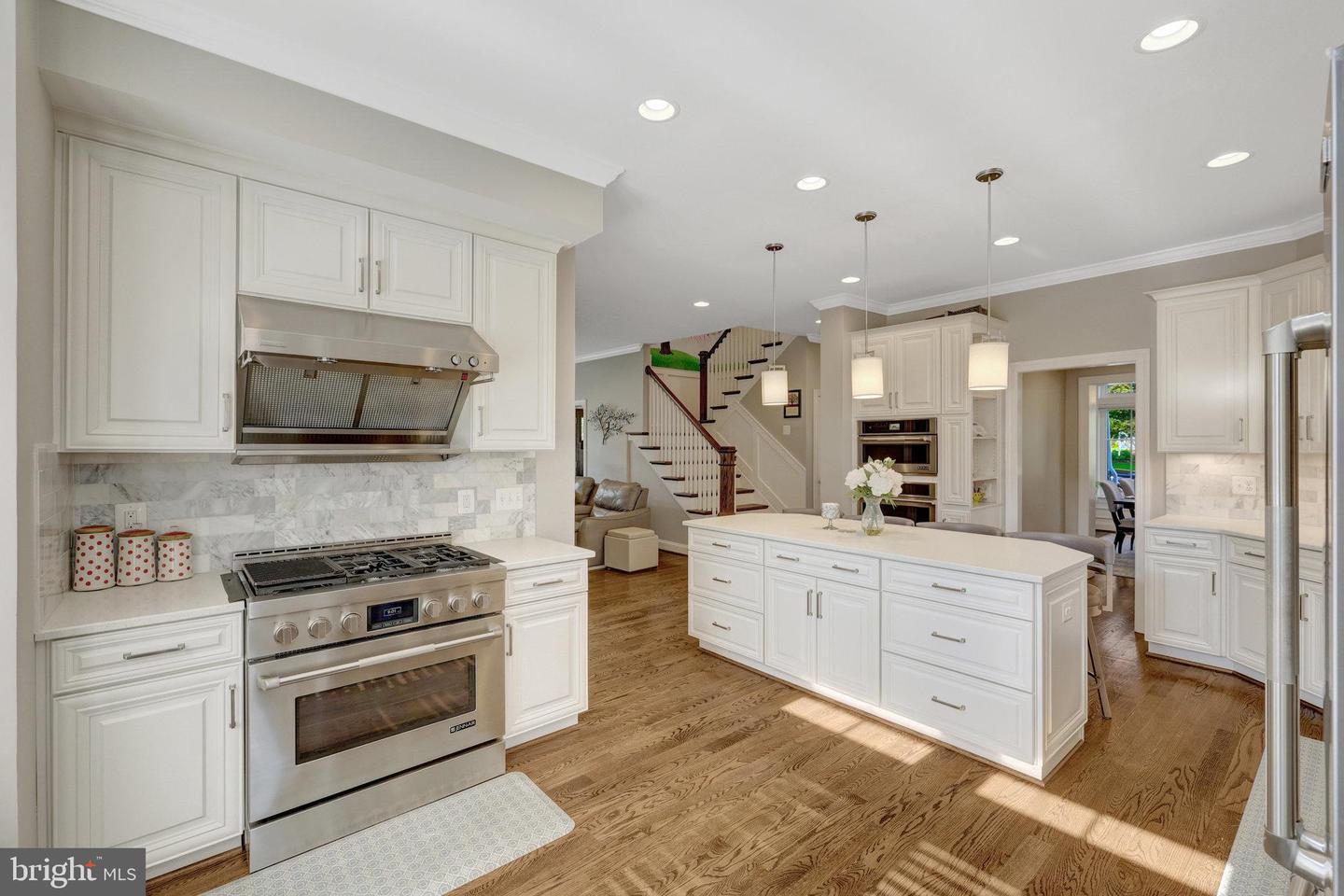 300 JADE CT NW, VIENNA, Virginia 22180, 5 Bedrooms Bedrooms, ,4 BathroomsBathrooms,Residential,For sale,300 JADE CT NW,VAFX2247198 MLS # VAFX2247198