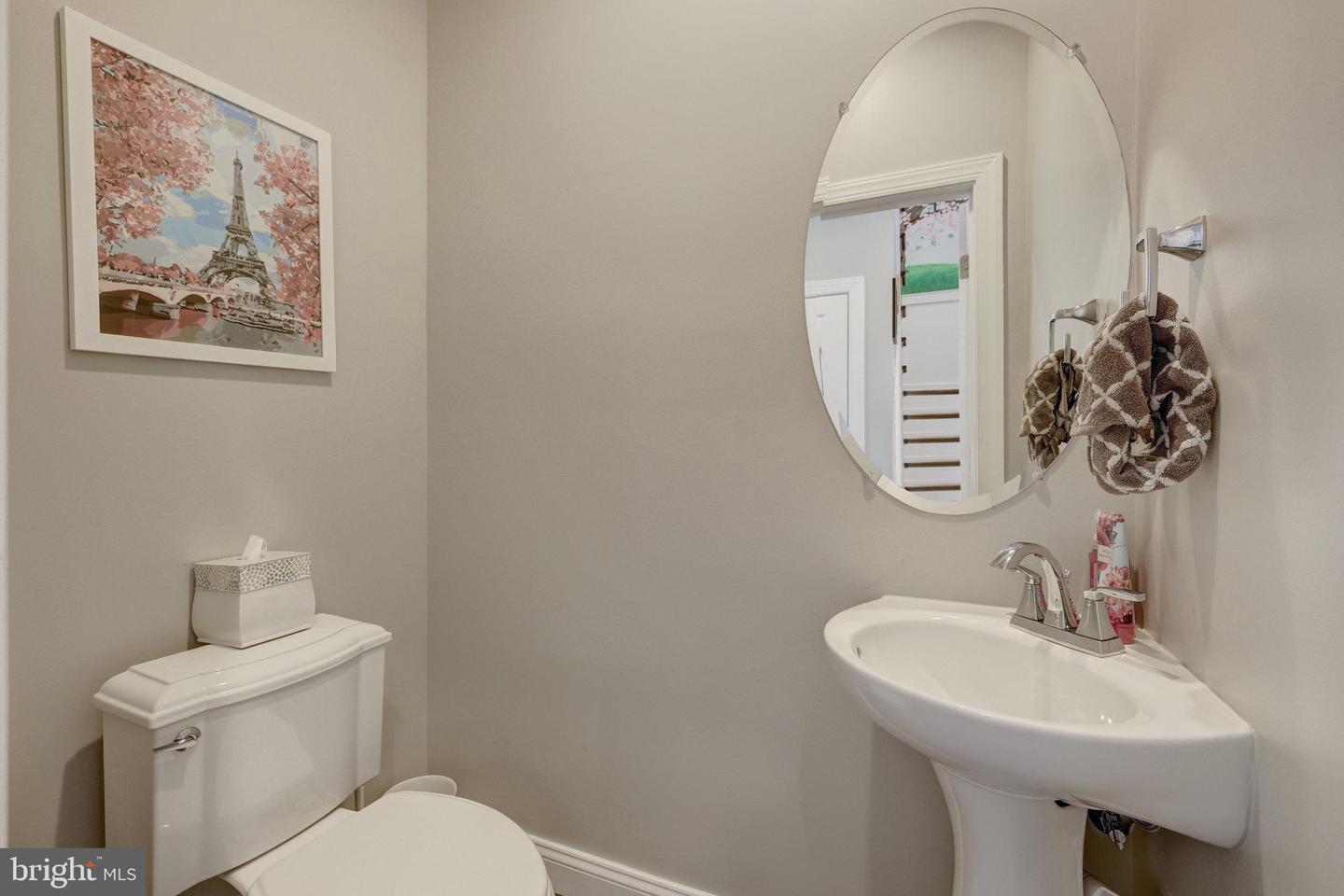 300 JADE CT NW, VIENNA, Virginia 22180, 5 Bedrooms Bedrooms, ,4 BathroomsBathrooms,Residential,For sale,300 JADE CT NW,VAFX2247198 MLS # VAFX2247198