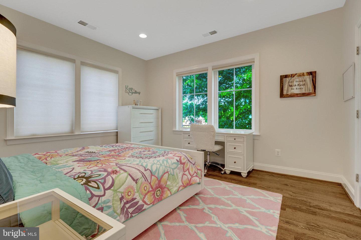 300 JADE CT NW, VIENNA, Virginia 22180, 5 Bedrooms Bedrooms, ,4 BathroomsBathrooms,Residential,For sale,300 JADE CT NW,VAFX2247198 MLS # VAFX2247198