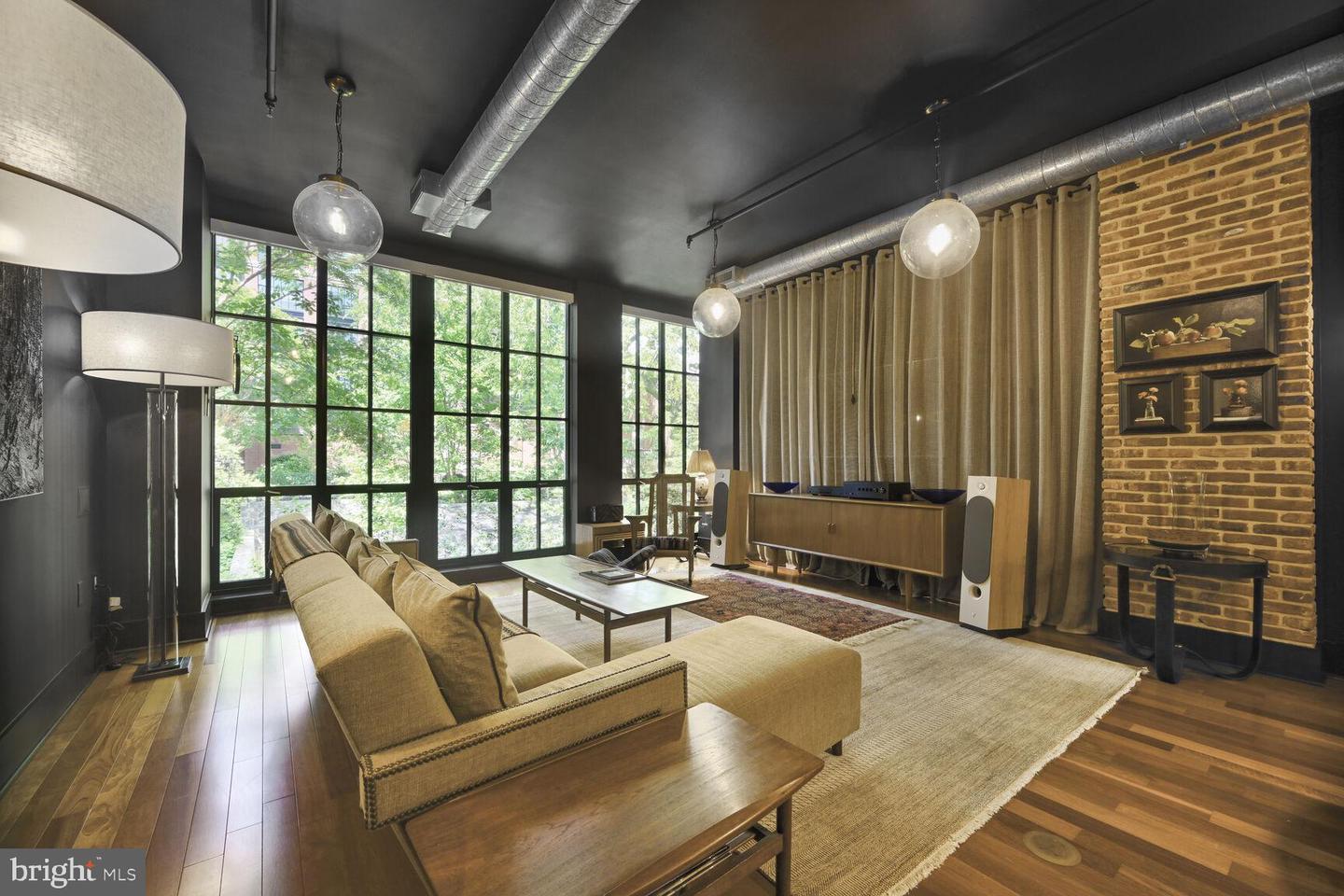 1615 N QUEEN ST #M303, ARLINGTON, Virginia 22209, 2 Bedrooms Bedrooms, ,2 BathroomsBathrooms,Residential,For sale,1615 N QUEEN ST #M303,VAAR2059154 MLS # VAAR2059154
