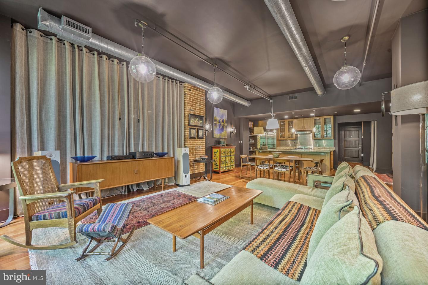 1615 N QUEEN ST #M303, ARLINGTON, Virginia 22209, 2 Bedrooms Bedrooms, ,2 BathroomsBathrooms,Residential,For sale,1615 N QUEEN ST #M303,VAAR2059154 MLS # VAAR2059154
