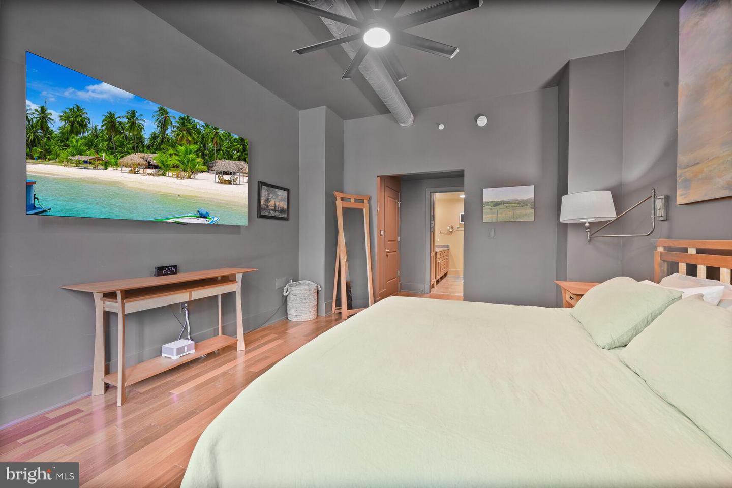 1615 N QUEEN ST #M303, ARLINGTON, Virginia 22209, 2 Bedrooms Bedrooms, ,2 BathroomsBathrooms,Residential,For sale,1615 N QUEEN ST #M303,VAAR2059154 MLS # VAAR2059154