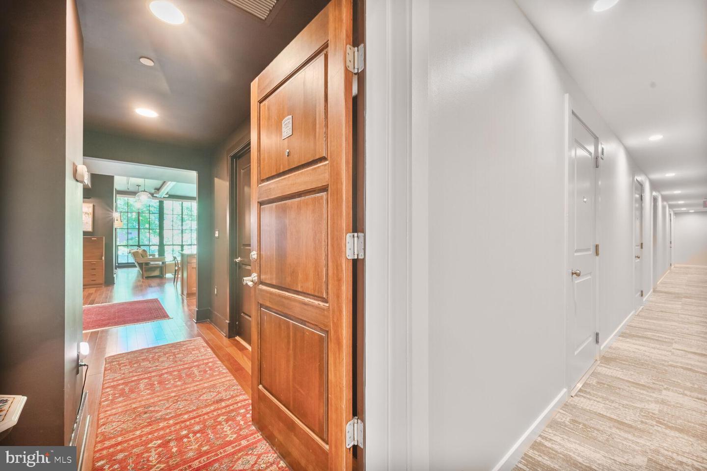 1615 N QUEEN ST #M303, ARLINGTON, Virginia 22209, 2 Bedrooms Bedrooms, ,2 BathroomsBathrooms,Residential,For sale,1615 N QUEEN ST #M303,VAAR2059154 MLS # VAAR2059154