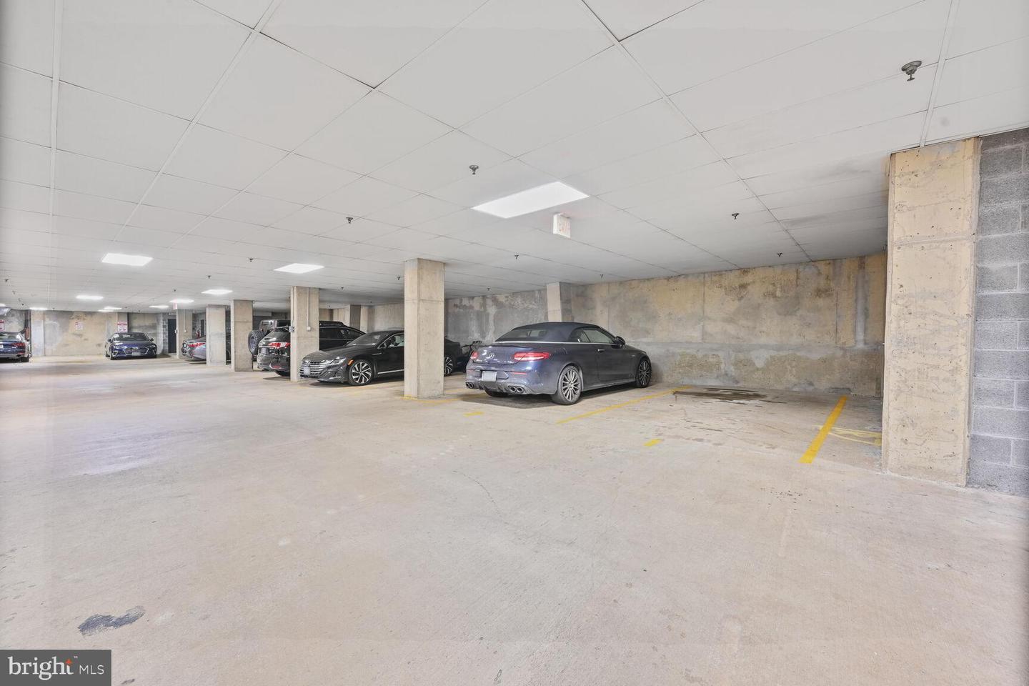 1615 N QUEEN ST #M303, ARLINGTON, Virginia 22209, 2 Bedrooms Bedrooms, ,2 BathroomsBathrooms,Residential,For sale,1615 N QUEEN ST #M303,VAAR2059154 MLS # VAAR2059154