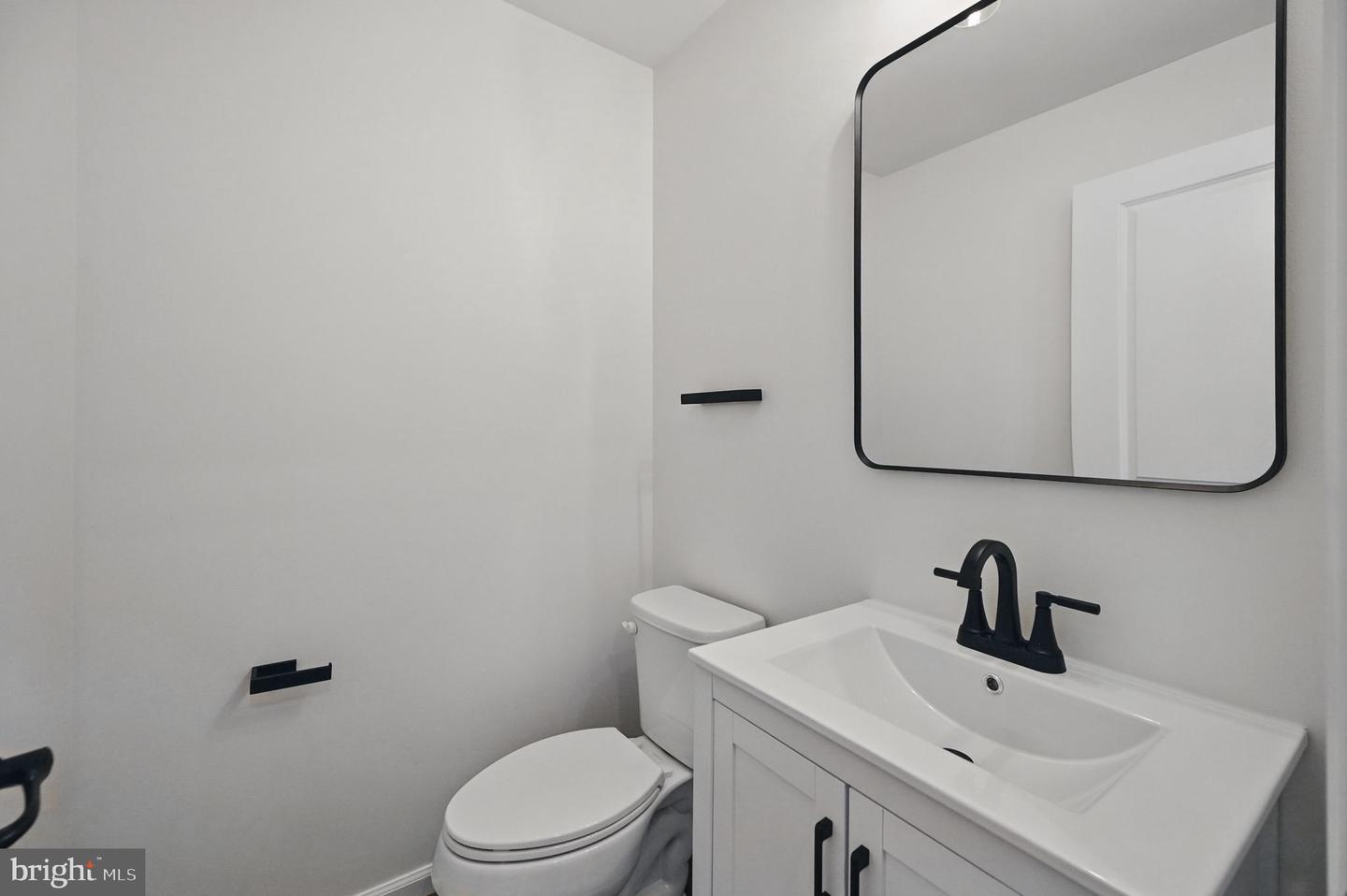 8 WILLIAM ALBERT WAY, LOVETTSVILLE, Virginia 20180, 4 Bedrooms Bedrooms, ,3 BathroomsBathrooms,Residential,For sale,8 WILLIAM ALBERT WAY,VALO2099440 MLS # VALO2099440