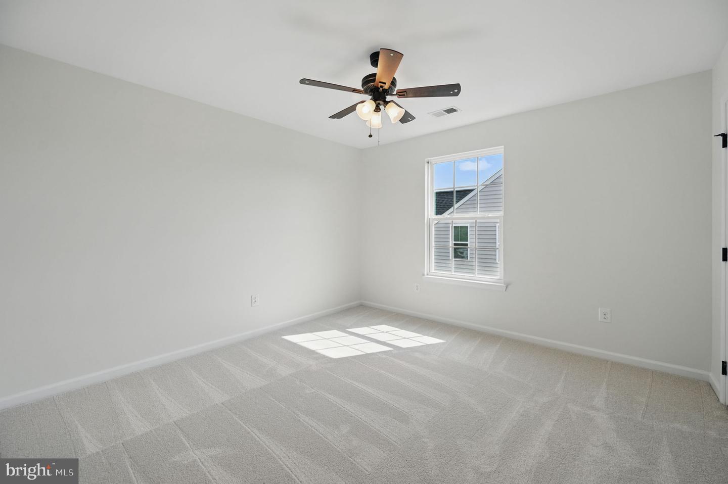 8 WILLIAM ALBERT WAY, LOVETTSVILLE, Virginia 20180, 4 Bedrooms Bedrooms, ,3 BathroomsBathrooms,Residential,For sale,8 WILLIAM ALBERT WAY,VALO2099440 MLS # VALO2099440