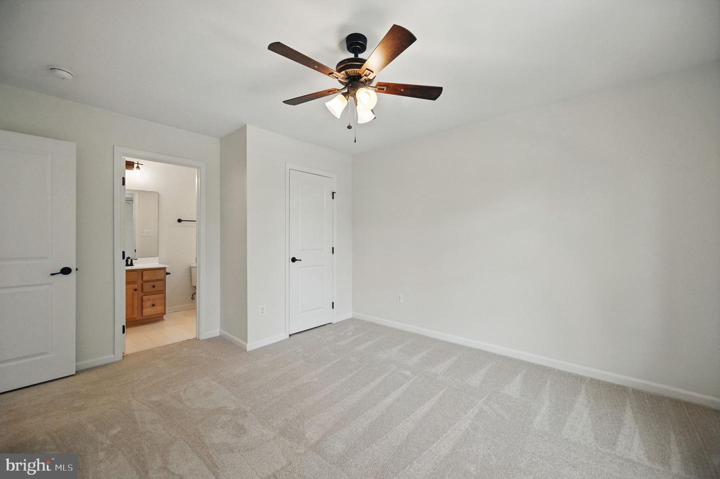 8 WILLIAM ALBERT WAY, LOVETTSVILLE, Virginia 20180, 4 Bedrooms Bedrooms, ,3 BathroomsBathrooms,Residential,For sale,8 WILLIAM ALBERT WAY,VALO2099440 MLS # VALO2099440