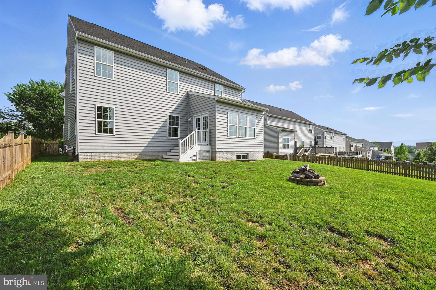 8 WILLIAM ALBERT WAY, LOVETTSVILLE, Virginia 20180, 4 Bedrooms Bedrooms, ,3 BathroomsBathrooms,Residential,For sale,8 WILLIAM ALBERT WAY,VALO2099440 MLS # VALO2099440