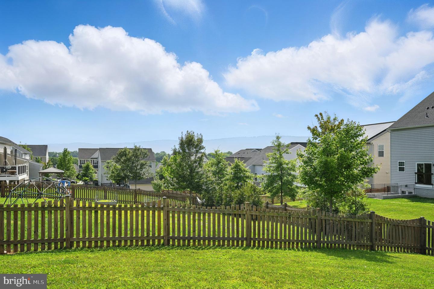8 WILLIAM ALBERT WAY, LOVETTSVILLE, Virginia 20180, 4 Bedrooms Bedrooms, ,3 BathroomsBathrooms,Residential,For sale,8 WILLIAM ALBERT WAY,VALO2099440 MLS # VALO2099440