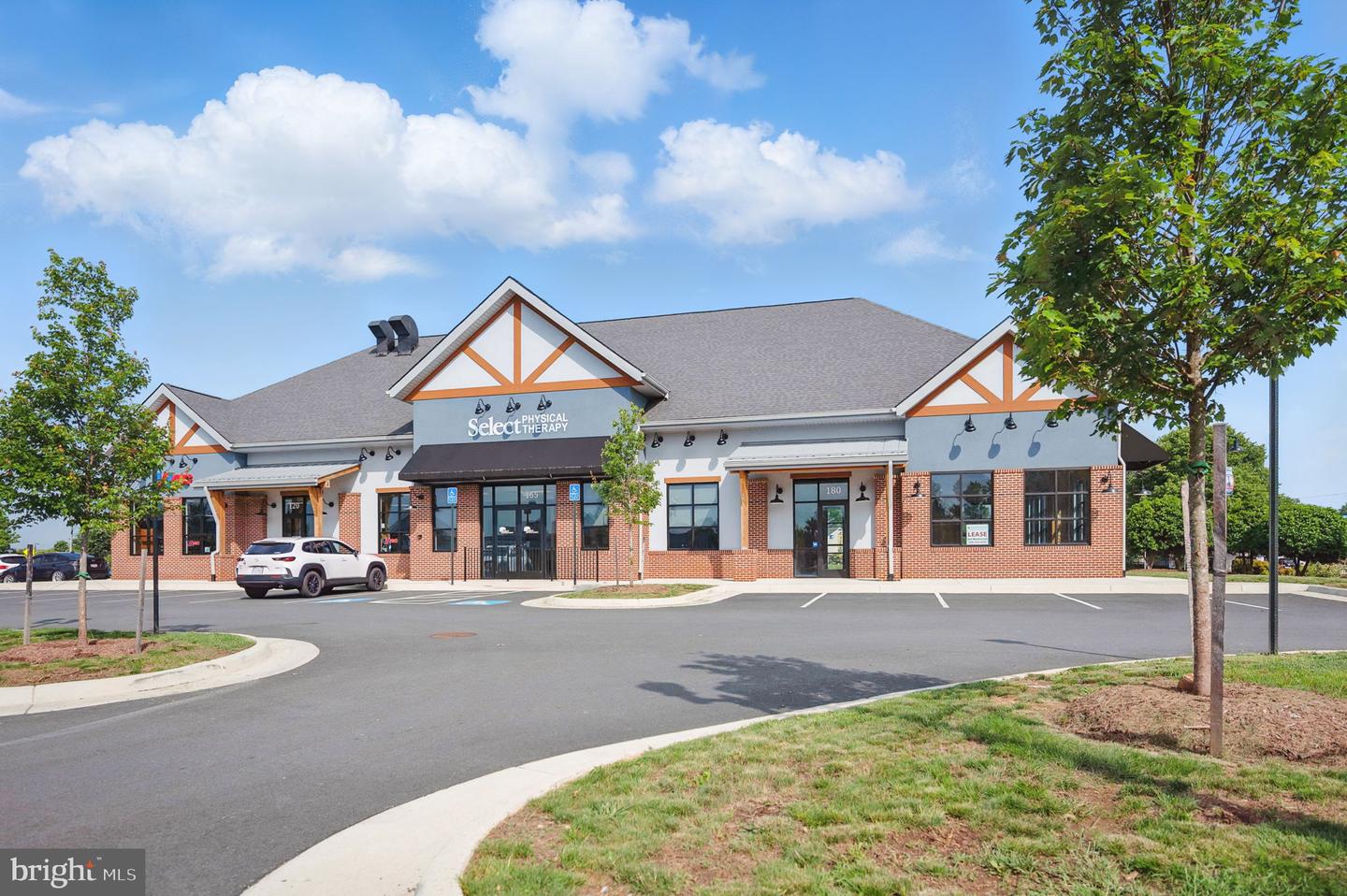 8 WILLIAM ALBERT WAY, LOVETTSVILLE, Virginia 20180, 4 Bedrooms Bedrooms, ,3 BathroomsBathrooms,Residential,For sale,8 WILLIAM ALBERT WAY,VALO2099440 MLS # VALO2099440