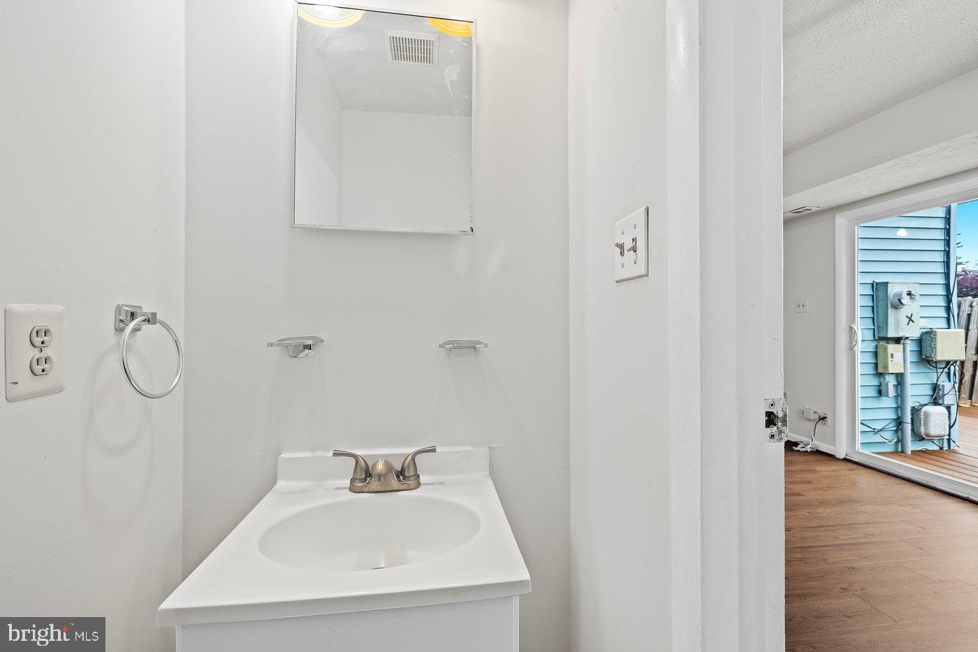 5143 COTTONWOOD CT, FREDERICKSBURG, Virginia 22407, 2 Bedrooms Bedrooms, ,1 BathroomBathrooms,Residential,For sale,5143 COTTONWOOD CT,VASP2033922 MLS # VASP2033922