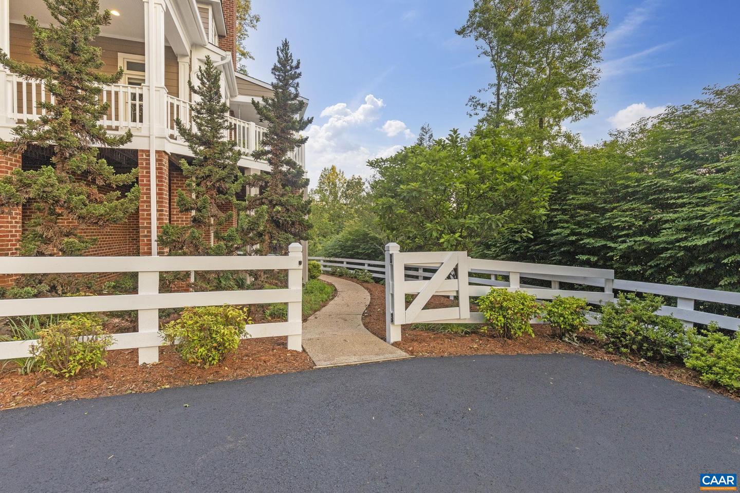 2556 SUMMIT RIDGE TRL, CHARLOTTESVILLE, Virginia 22911, 4 Bedrooms Bedrooms, ,4 BathroomsBathrooms,Residential,For sale,2556 SUMMIT RIDGE TRL,665676 MLS # 665676