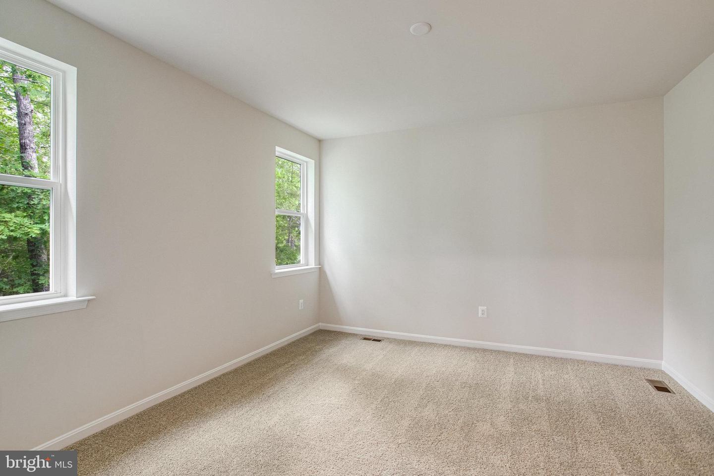 7082 BRAXTON CT, RUTHER GLEN, Virginia 22546, 1 Bedroom Bedrooms, ,2 BathroomsBathrooms,Residential,For sale,7082 BRAXTON CT,VACV2008312 MLS # VACV2008312