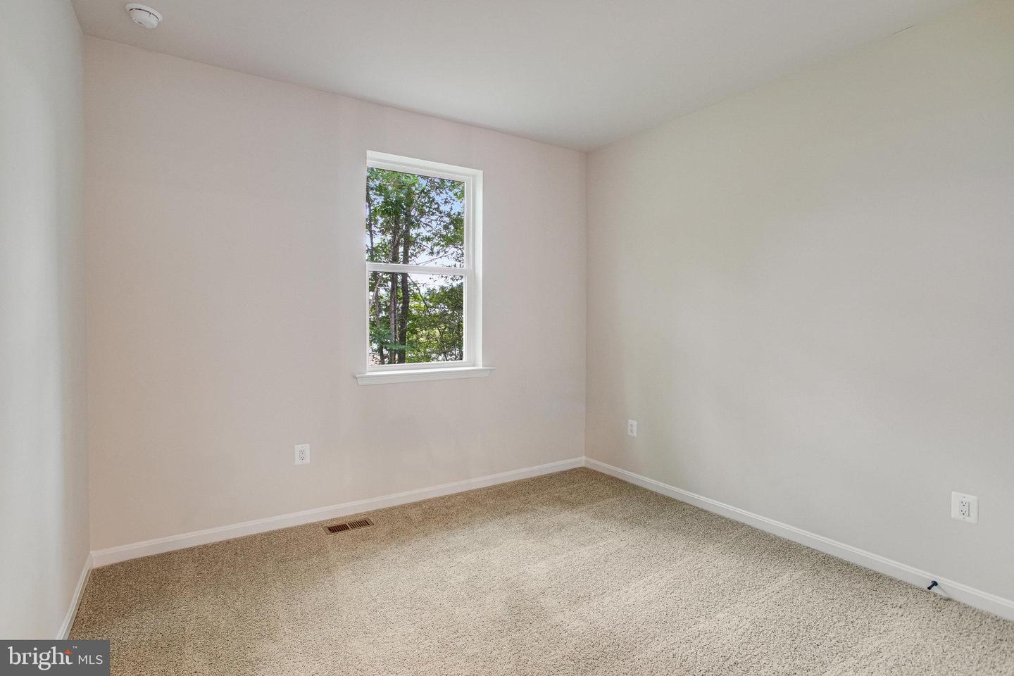 7082 BRAXTON CT, RUTHER GLEN, Virginia 22546, 1 Bedroom Bedrooms, ,2 BathroomsBathrooms,Residential,For sale,7082 BRAXTON CT,VACV2008312 MLS # VACV2008312