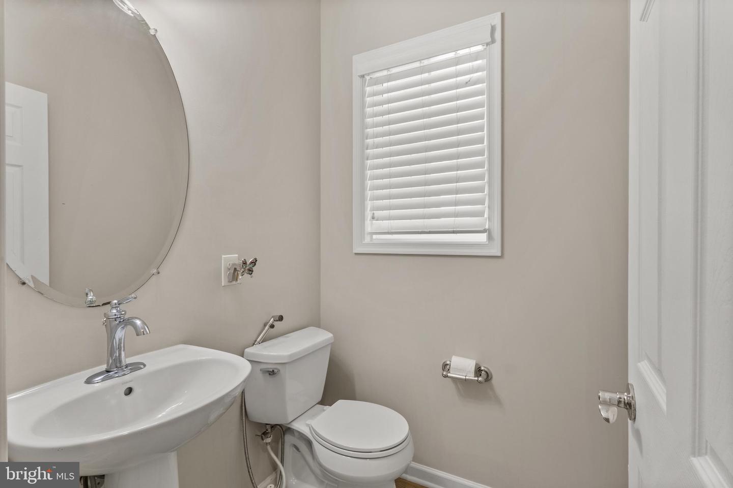 23554 CHRISTINA RIDGE SQ, ASHBURN, Virginia 20148, 4 Bedrooms Bedrooms, ,3 BathroomsBathrooms,Residential,For sale,23554 CHRISTINA RIDGE SQ,VALO2099488 MLS # VALO2099488