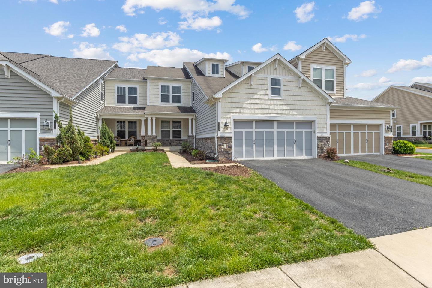 23554 CHRISTINA RIDGE SQ, ASHBURN, Virginia 20148, 4 Bedrooms Bedrooms, ,3 BathroomsBathrooms,Residential,For sale,23554 CHRISTINA RIDGE SQ,VALO2099488 MLS # VALO2099488